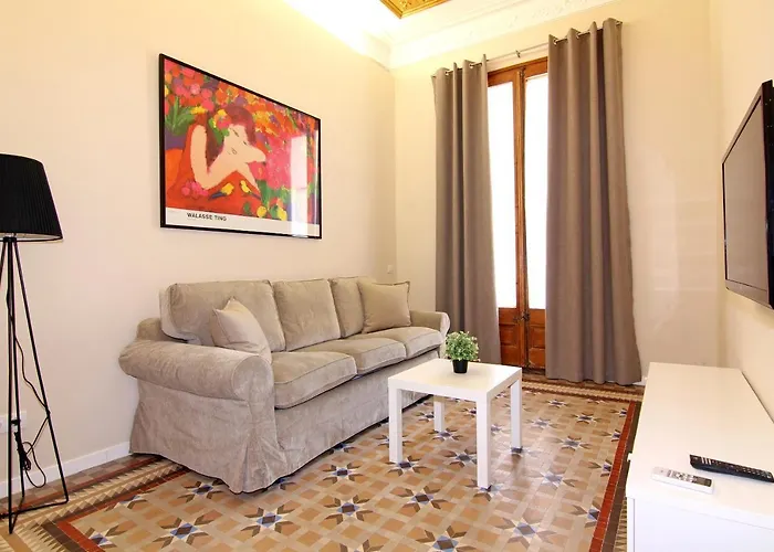 Girona - Modernist Next To Paseo De Gracia *
